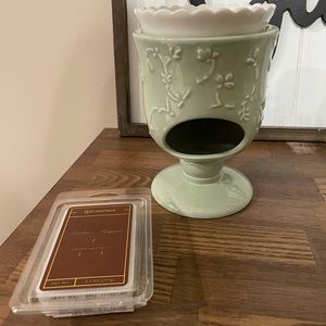 Hallmark Tart and Oil Warmer “Moments of Beauty” Set with Aroma Wax Melts